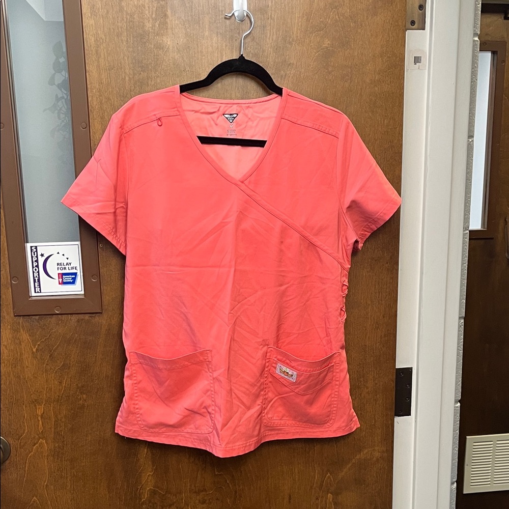 Koi Tech Coral Short Sleeve V-Neck Scrub Top size medium